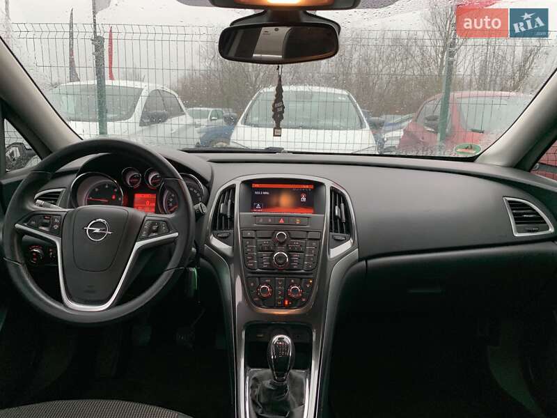 Универсал Opel Astra 2014 в Бердичеве