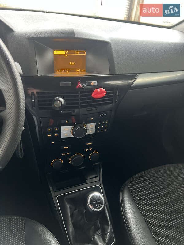 Универсал Opel Astra 2009 в Львове