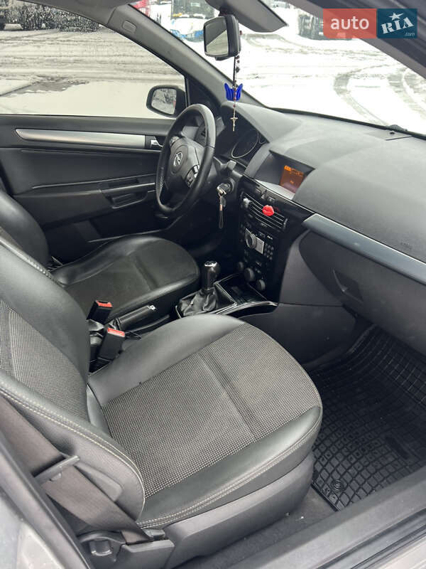 Универсал Opel Astra 2009 в Львове