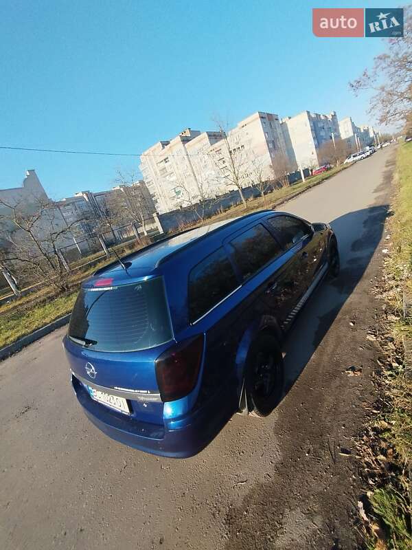 Универсал Opel Astra 2005 в Самборе