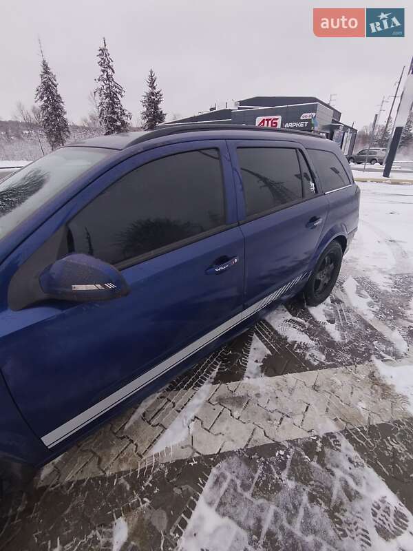 Универсал Opel Astra 2005 в Самборе