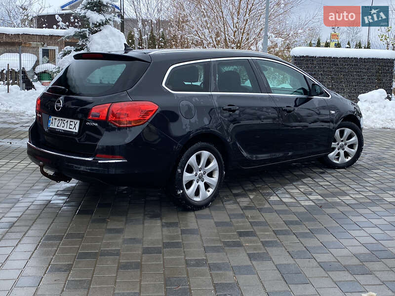 Универсал Opel Astra 2014 в Ивано-Франковске