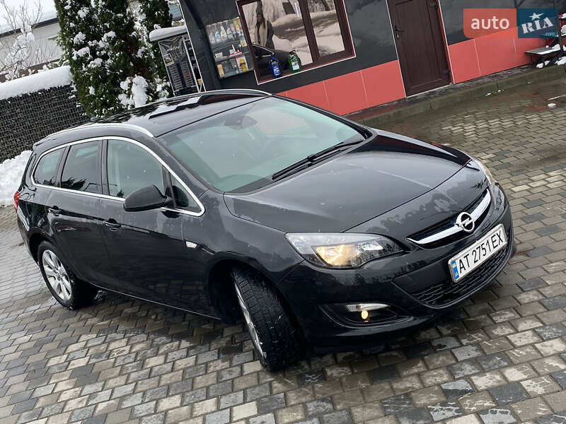Универсал Opel Astra 2014 в Ивано-Франковске