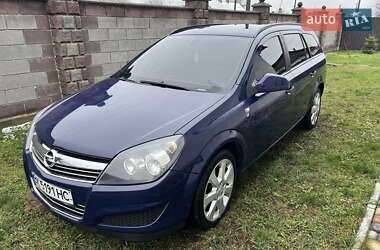 Универсал Opel Astra 2010 в Костополе