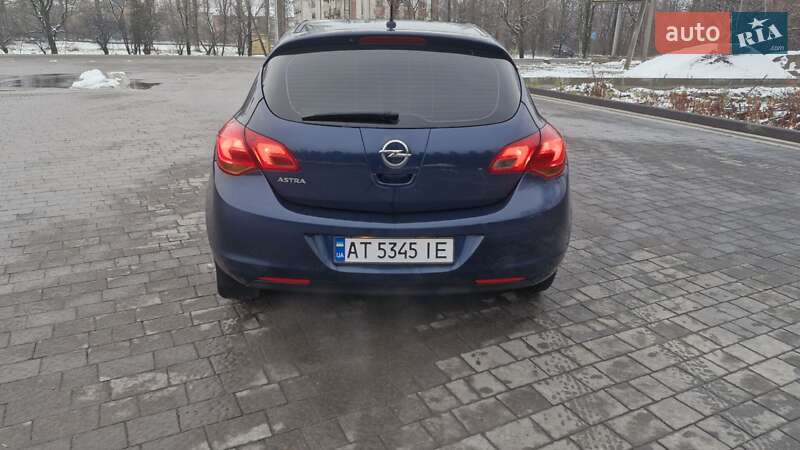 Хетчбек Opel Astra 2010 в Івано-Франківську