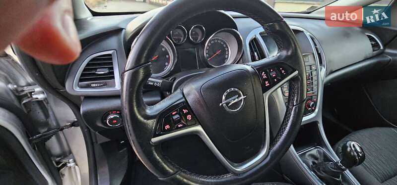 Универсал Opel Astra 2015 в Коломые