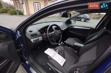 Универсал Opel Astra 2010 в Звягеле