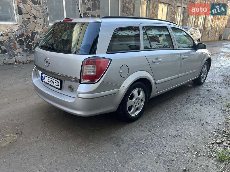 Универсал Opel Astra 2008 в Ивано-Франковске