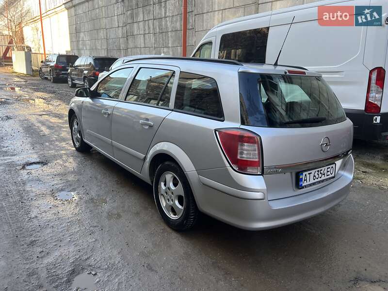 Универсал Opel Astra 2008 в Ивано-Франковске