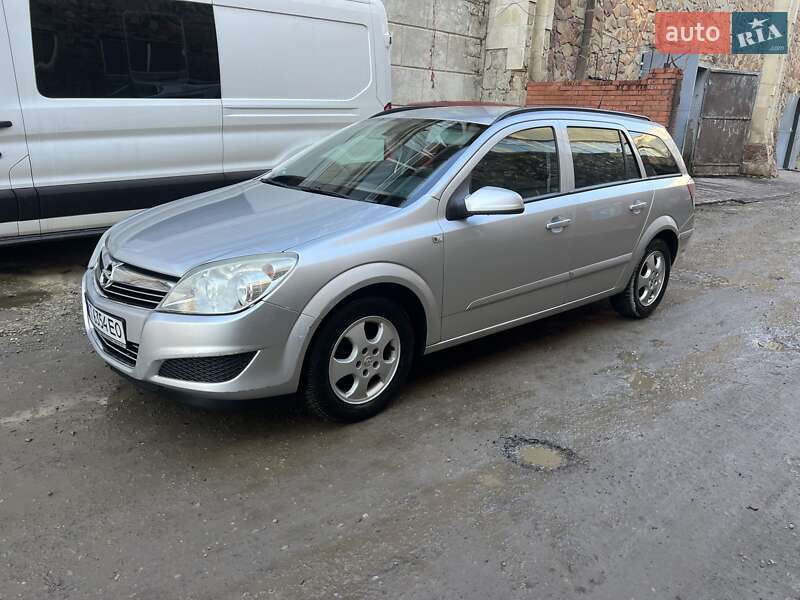 Универсал Opel Astra 2008 в Ивано-Франковске