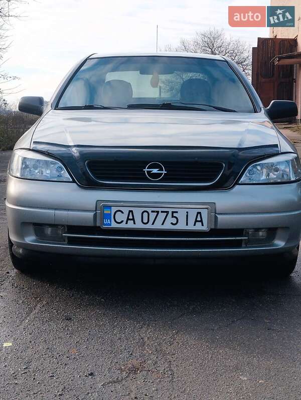 Седан Opel Astra 2008 в Христинівці