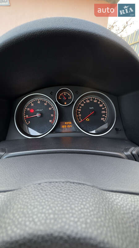 Хэтчбек Opel Astra 2004 в Дубно фото 9 Хэтчбек Opel Astra 2004 в Дубно