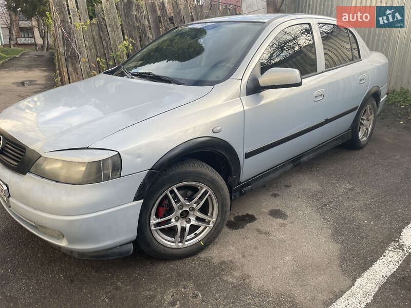 Седан Opel Astra 2005 в Хмельницькому