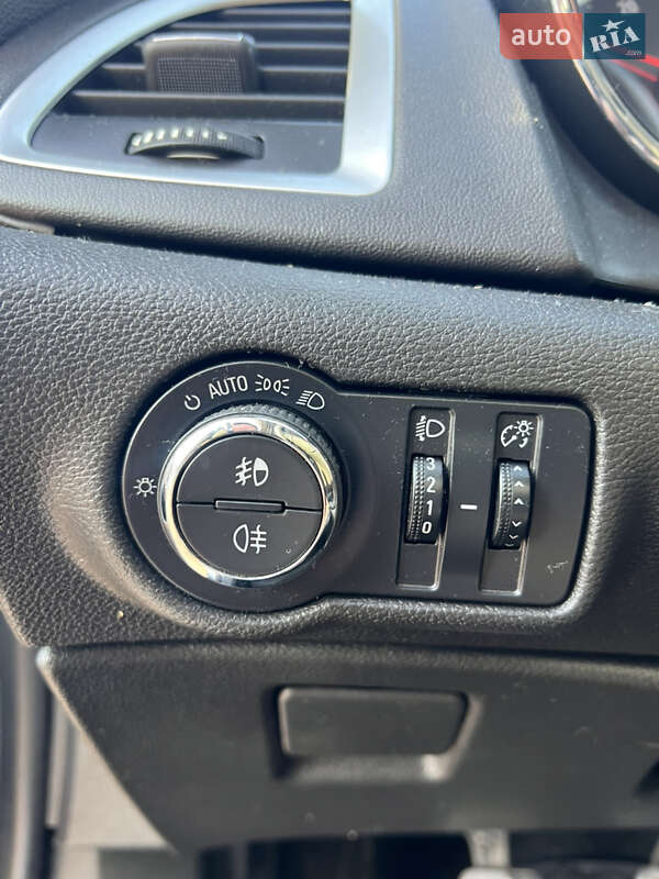 Хэтчбек Opel Astra 2015 в Львове