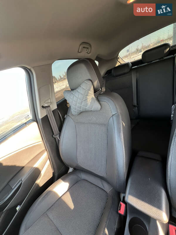 Хэтчбек Opel Astra 2015 в Львове