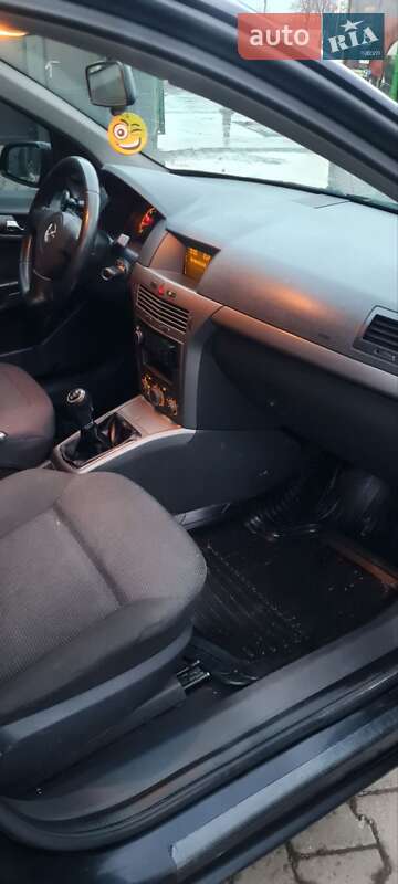 Хэтчбек Opel Astra 2004 в Коломые