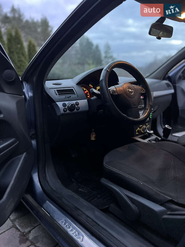 Універсал Opel Astra 2005 в Тульчині