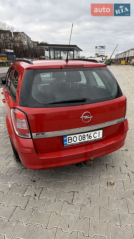 Універсал Opel Astra 2010 в Тернополі