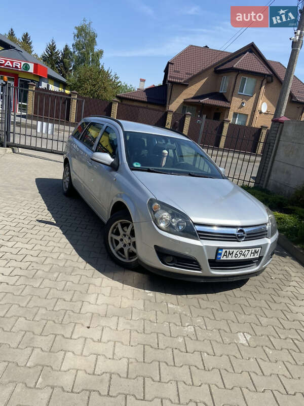 Універсал Opel Astra 2005 в Бердичеві