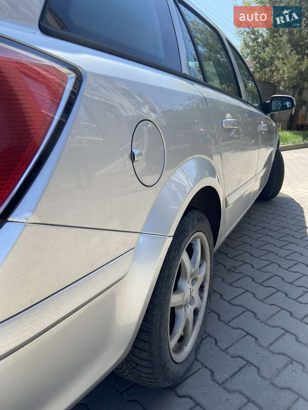 Універсал Opel Astra 2005 в Бердичеві