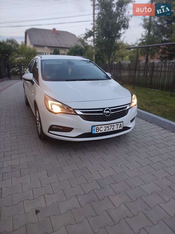 Универсал Opel Astra 2019 в Трускавце