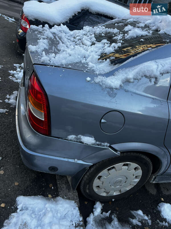 Седан Opel Astra 2008 в Львові