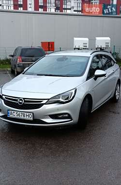 Універсал Opel Astra 2017 в Луцьку