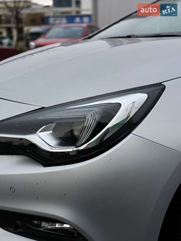 Универсал Opel Astra 2017 в Луцке