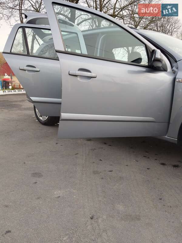 Универсал Opel Astra 2005 в Тростянце