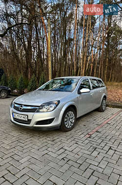 Универсал Opel Astra 2009 в Луцке