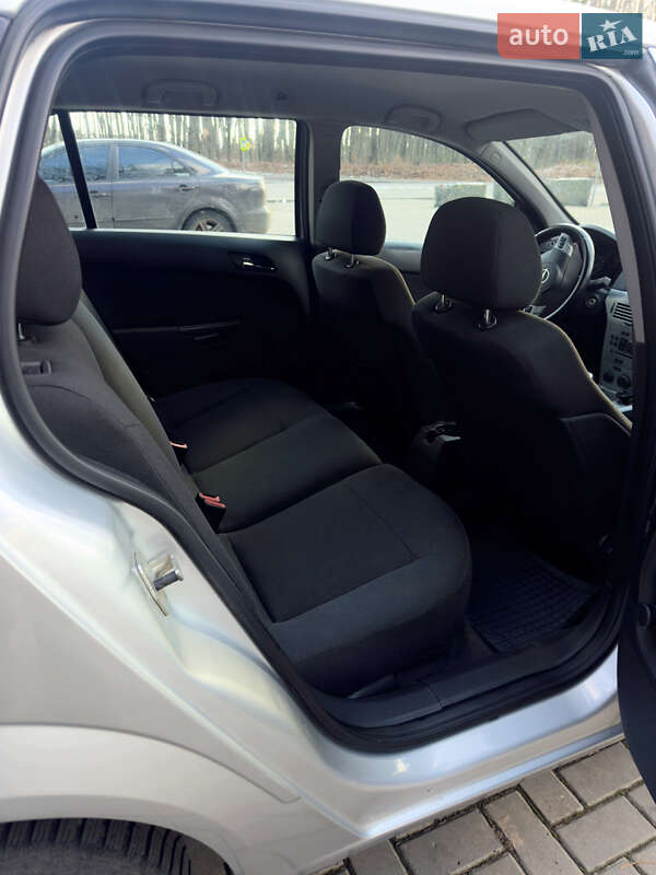 Універсал Opel Astra 2009 в Луцьку