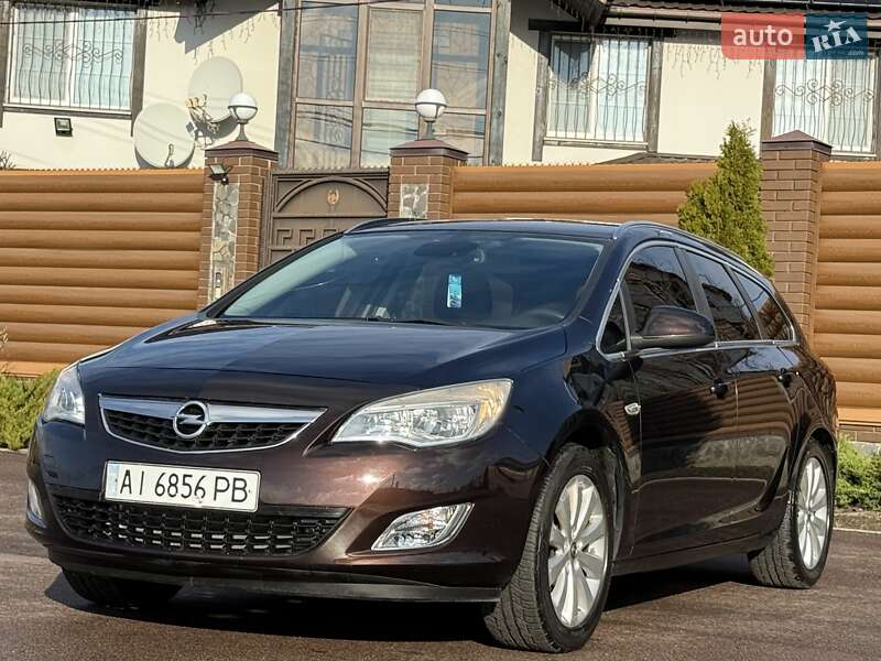 Универсал Opel Astra 2012 в Киеве