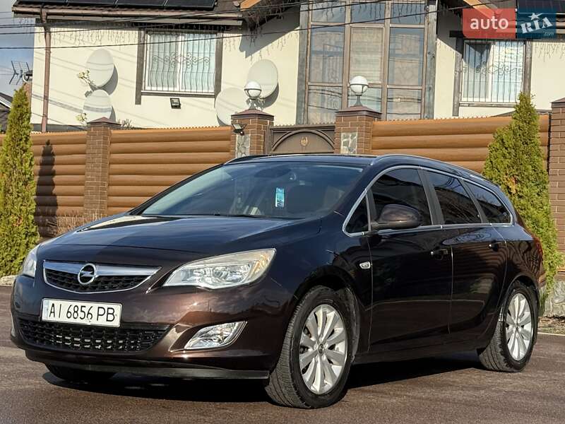 Универсал Opel Astra 2012 в Киеве