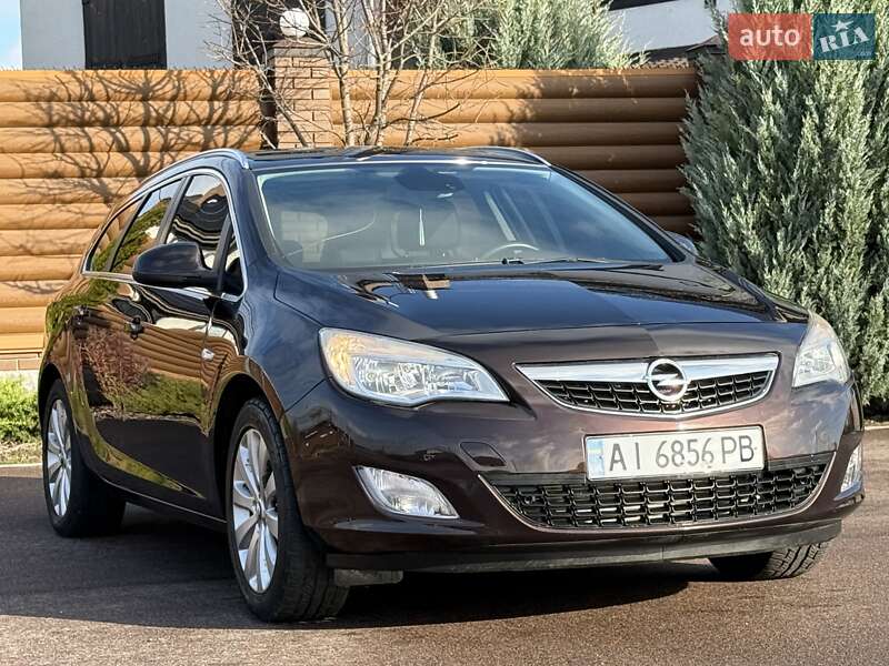 Универсал Opel Astra 2012 в Киеве
