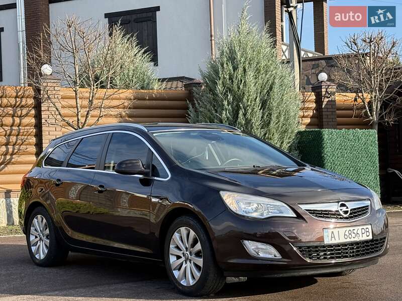 Универсал Opel Astra 2012 в Киеве