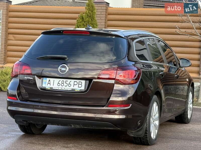 Универсал Opel Astra 2012 в Киеве