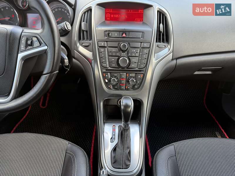 Универсал Opel Astra 2012 в Киеве