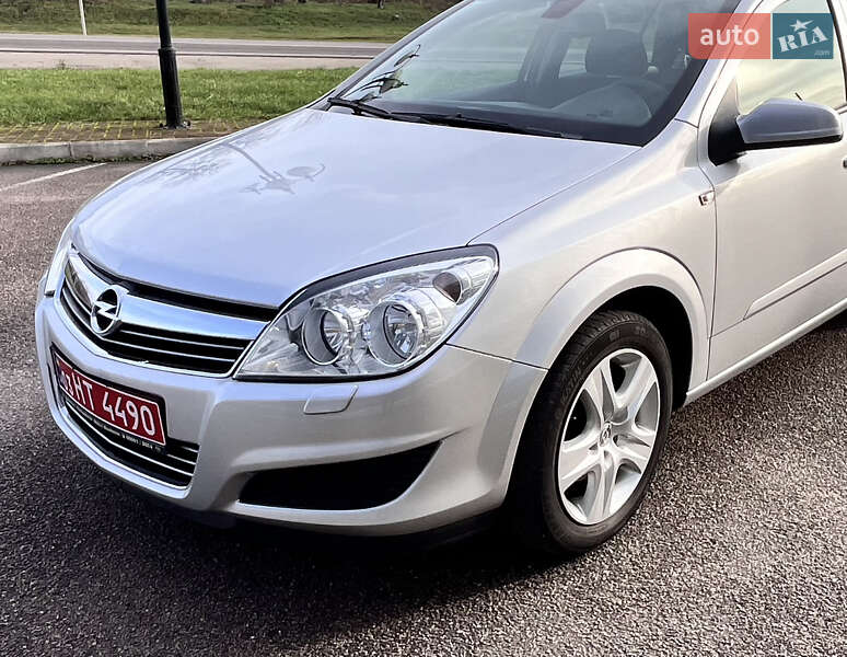 Універсал Opel Astra 2009 в Білій Церкві