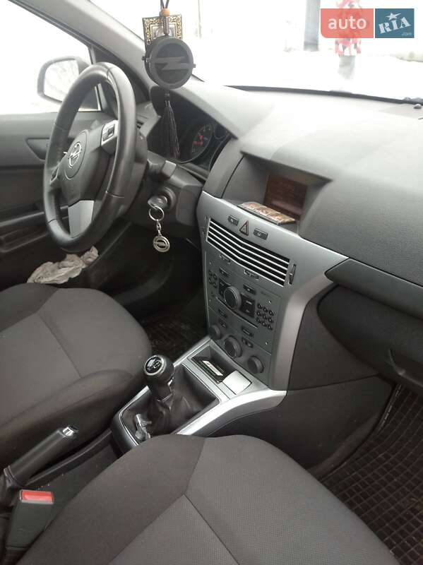 Универсал Opel Astra 2011 в Львове фото Универсал Opel Astra 2011 в Львове