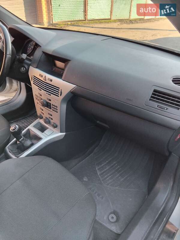 Хетчбек Opel Astra 2011 в Запоріжжі