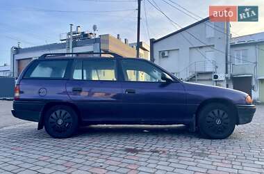 Універсал Opel Astra 1995 в Володимирі