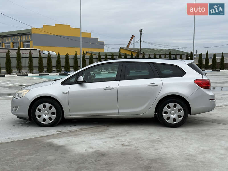 Универсал Opel Astra 2012 в Звягеле