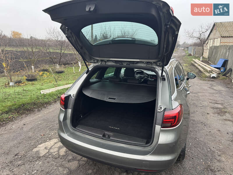 Універсал Opel Astra 2017 в Полтаві