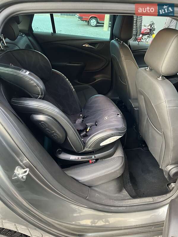 Универсал Opel Astra 2018 в Покрове