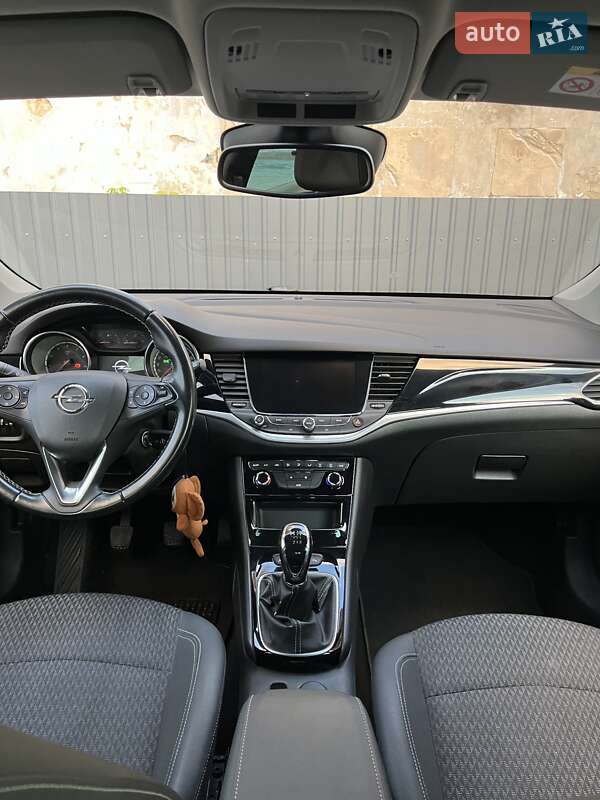 Универсал Opel Astra 2018 в Покрове