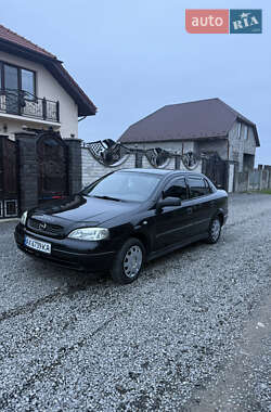 Седан Opel Astra 2006 в Виноградове