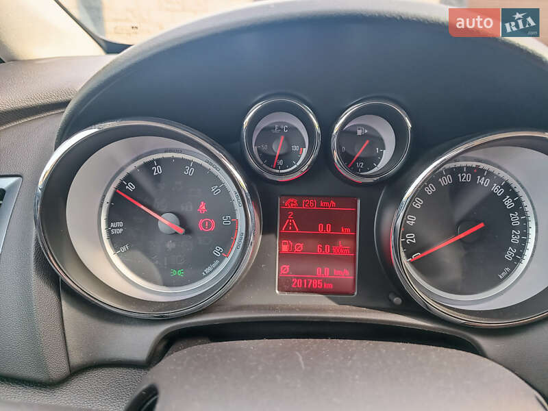 Універсал Opel Astra 2014 в Запоріжжі