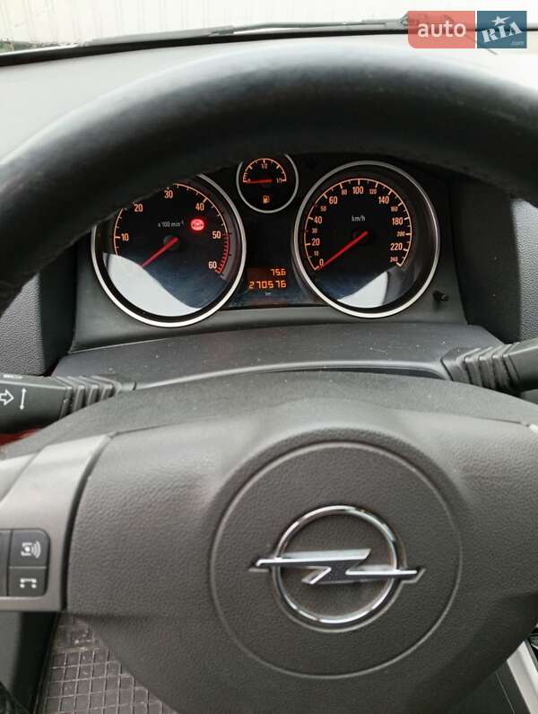 Універсал Opel Astra 2004 в Сумах