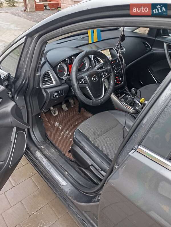 Универсал Opel Astra 2011 в Лановцах