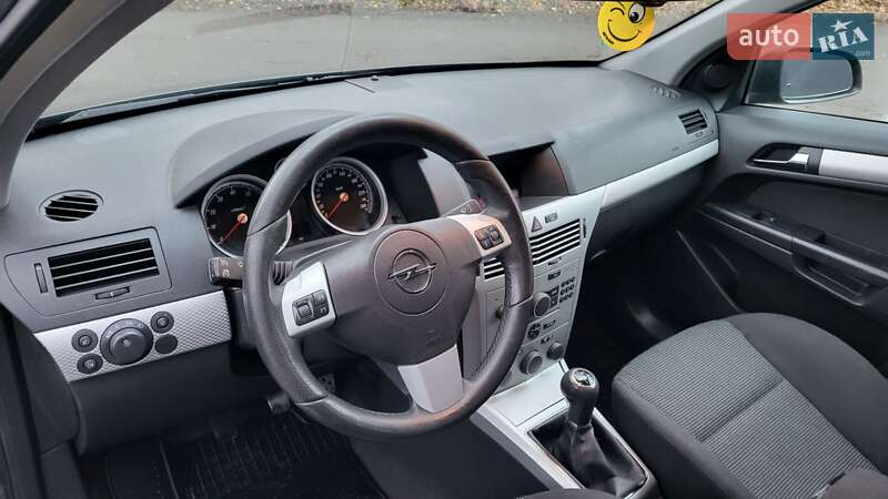 Універсал Opel Astra 2006 в Черкасах